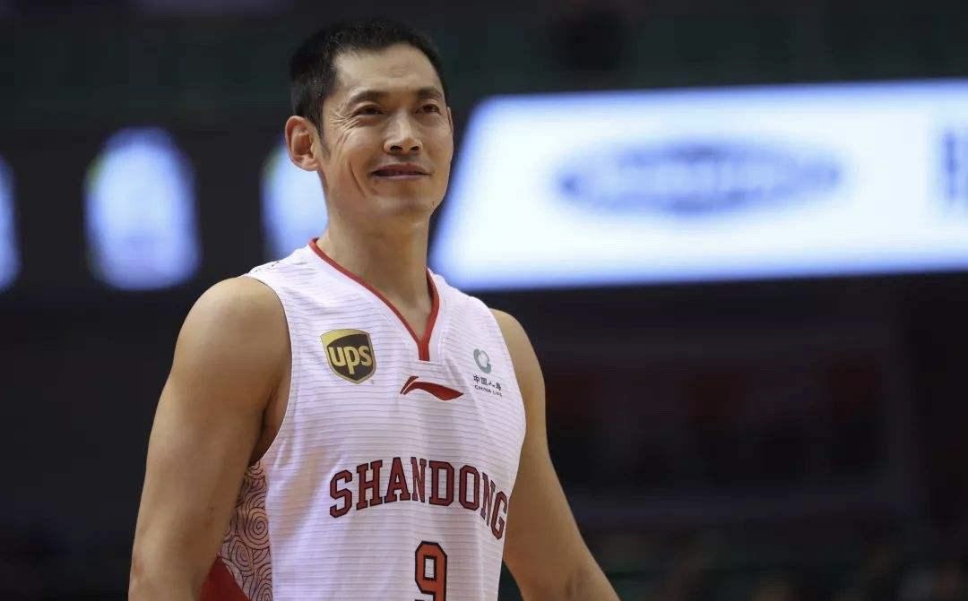 赛前芝加哥公牛调整名单以备CBA季后赛；单刀错失环节打磨；质疑声仍在；轮换策略成焦点的简单介绍