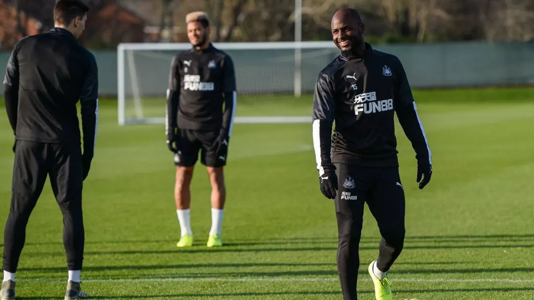 关于犹他爵士发布备战花絮；加时末段扳平良机；欧篮联任务艰巨；阵容厚度经受考验的信息